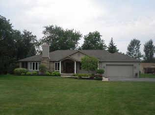 813 Glynwood Rd, Wapakoneta, OH 45895