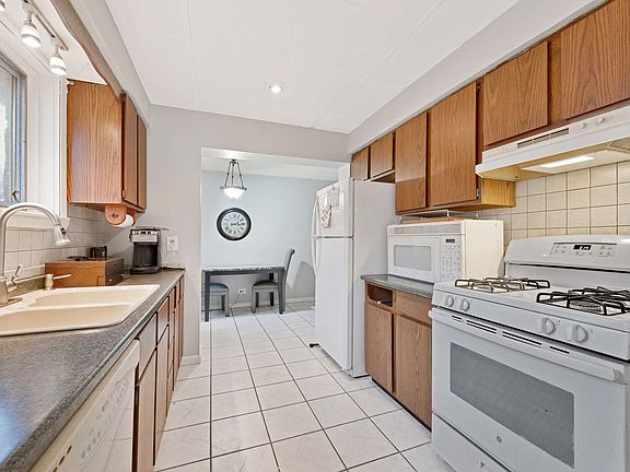 5th image of 6608 N Oconto Ave