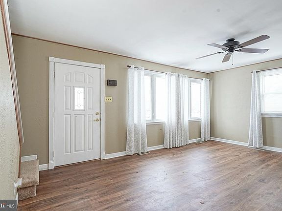 2nd image of 465 Bucknell Ave