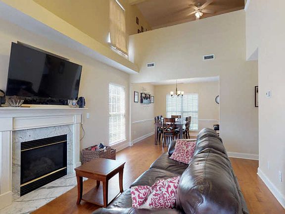4th image of 3123 Langley Dr