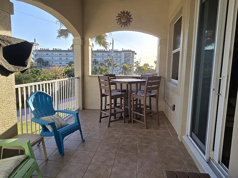 2nd floor deck with ocean views