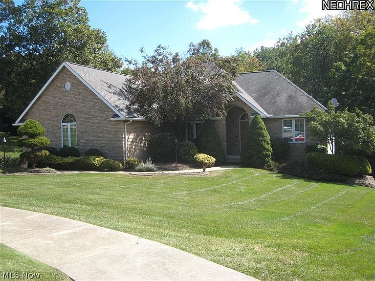 1st image of 2711 Carriage Hill Ln