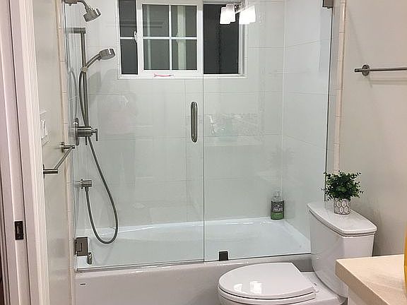 Master bathroom 