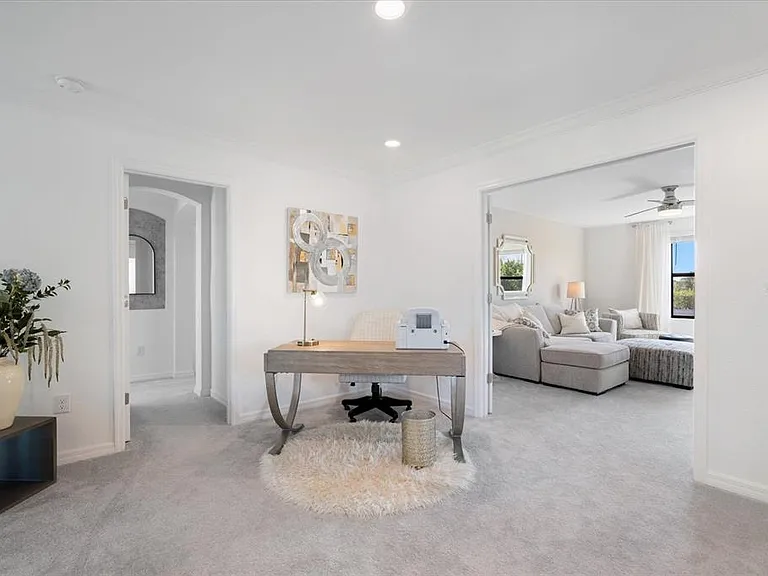 6523 Clairborne Ln — Photo 32