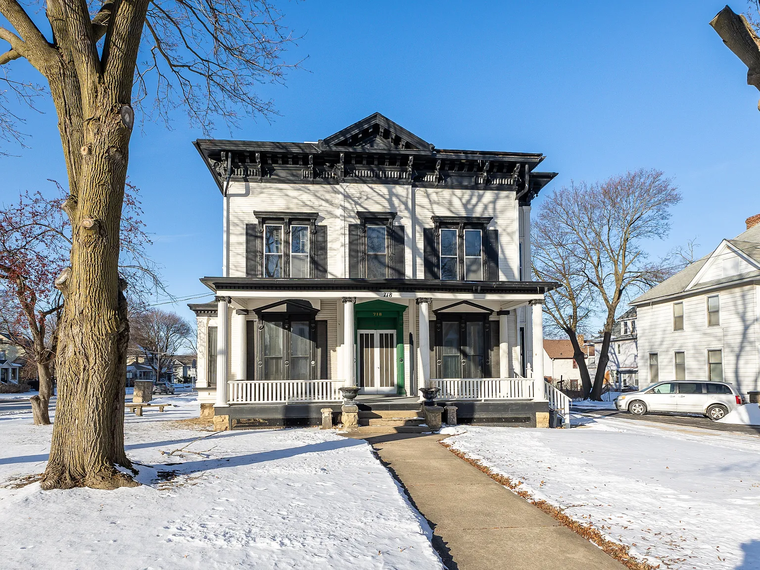718 West Stephenson Street - 0 — Photo 3