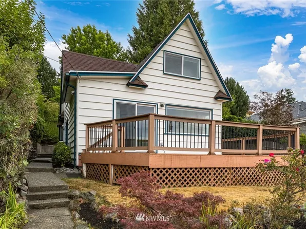 4009 Silver Beach Ave, Bellingham, WA 98226