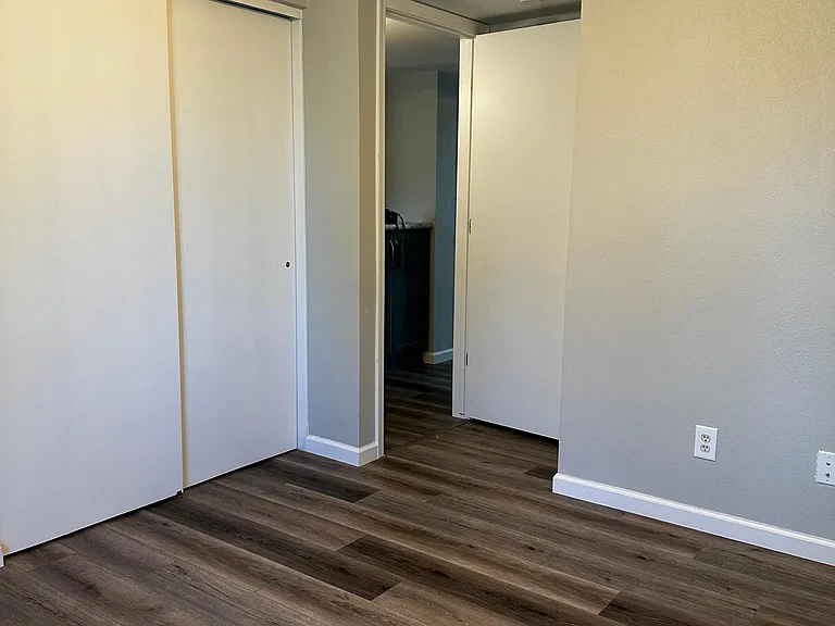 2514 E Michigan Ave — Photo 10