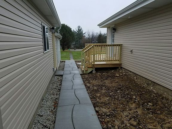 4th image of 15408 W 141st St