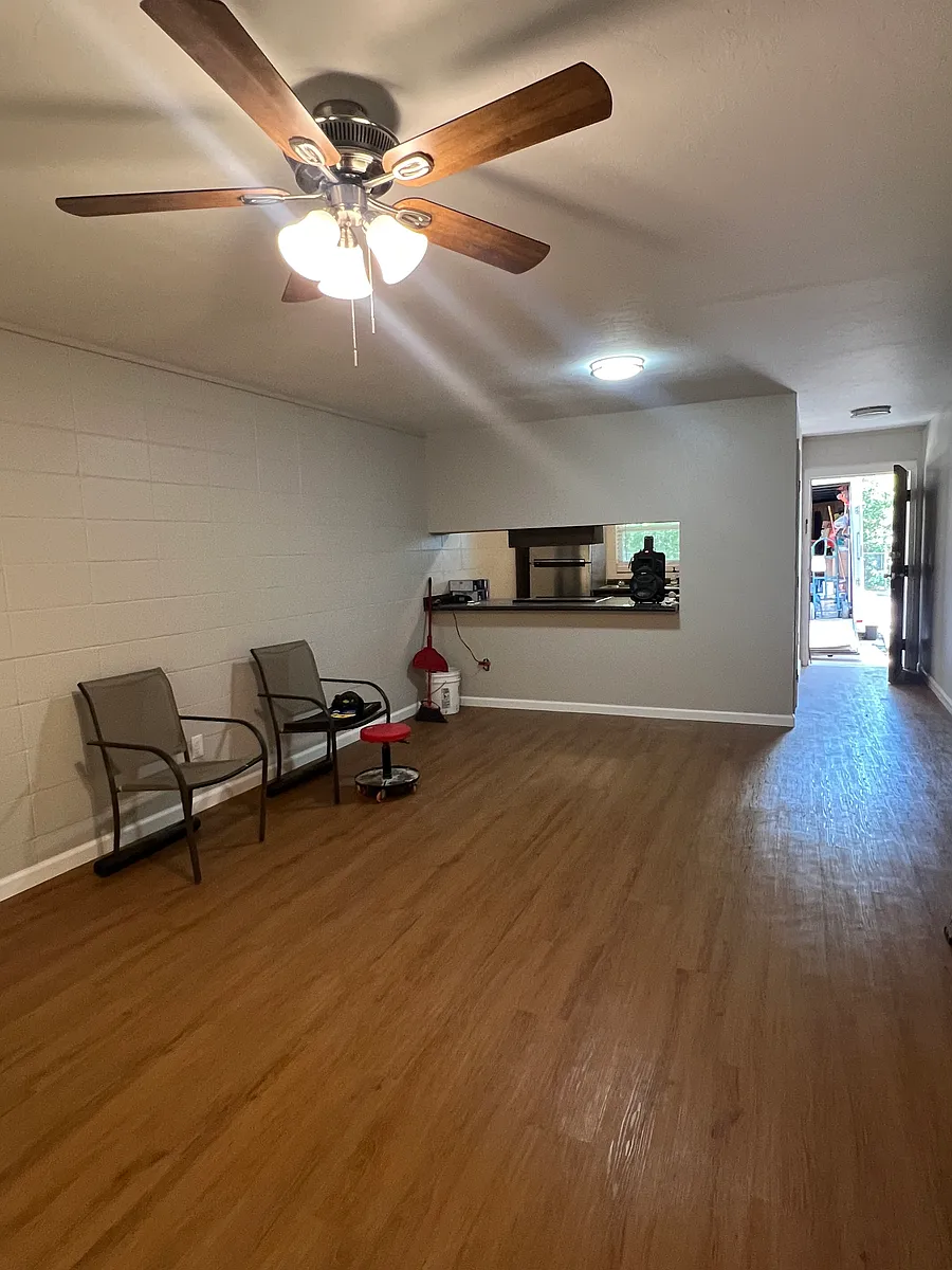 living/dining room - 1825B S Gadsden St #1825B