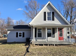 310 N 1st Ave, Chenoa, IL