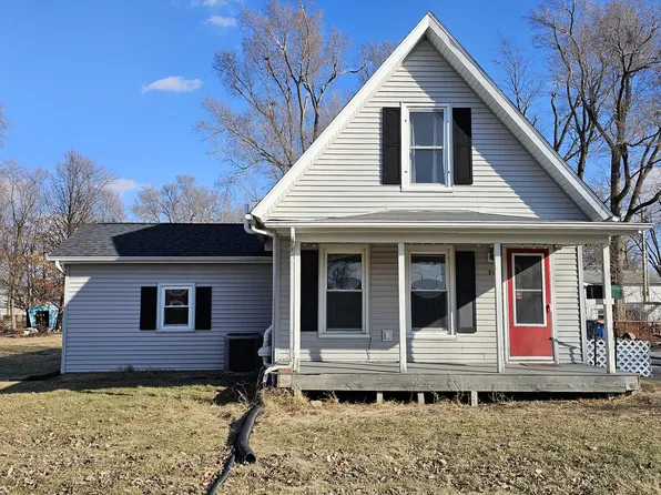 310 N 1st Ave, Chenoa, IL 61726