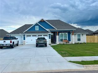 1711 Crump St, Pea Ridge, AR 72751