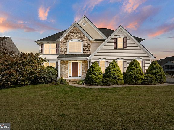 2nd image of 204 Scarborough Ln