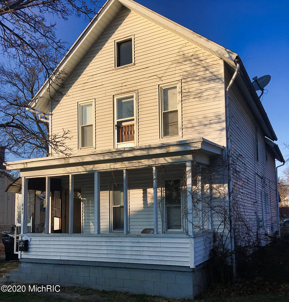 843 Baxter St SE photo 1