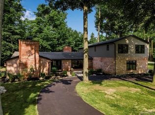 5220 Donnington Rd, Clarence, NY 14031