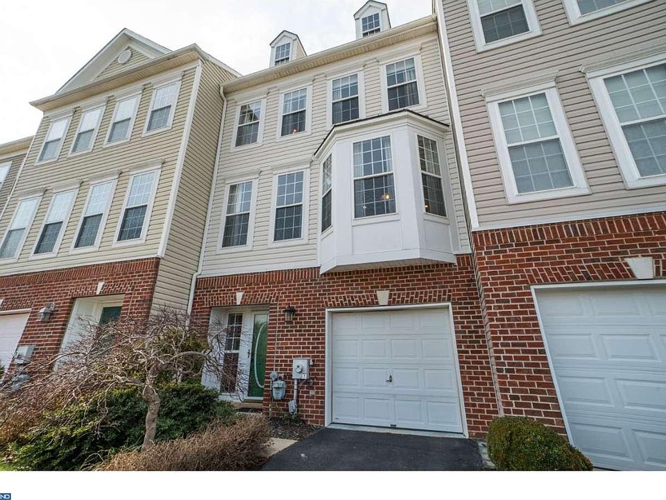 1st image of 604 Seabury Dr