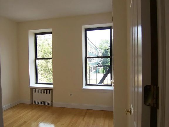 4th image of 360 W 119th St APT 3C
