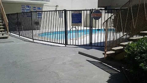 14015 Oxnard St — Photo 4