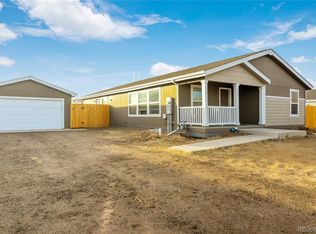 120 Juniper Cir, Log Lane Village, CO 80705