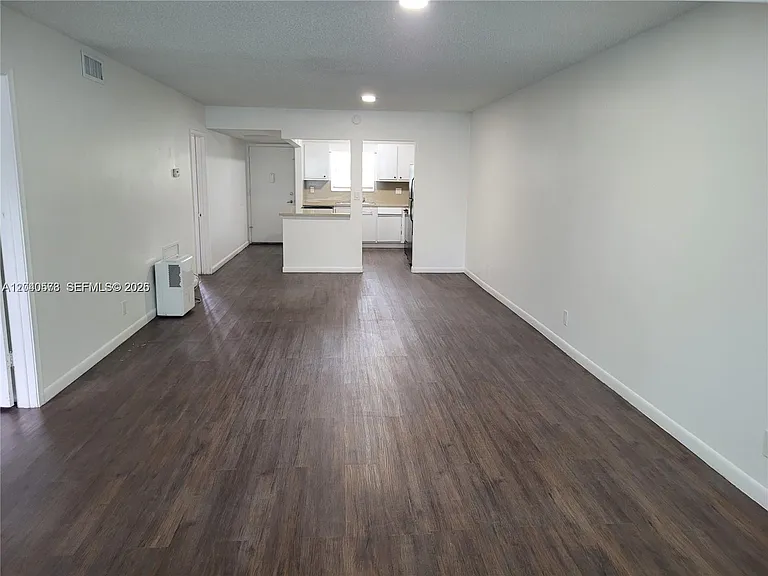 2832 W Fillmore St #18 — Photo 6