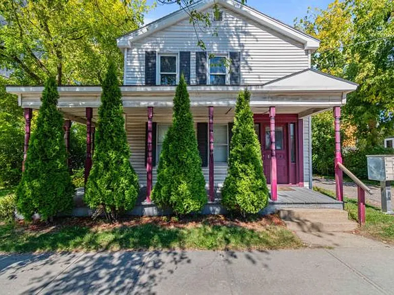 38 Sherman St - Lakefront Living, Right in the Heart of Burlington — Photo 1