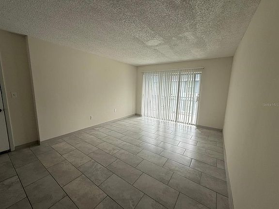 3rd image of 941 W OAK RIDGE ROAD #D