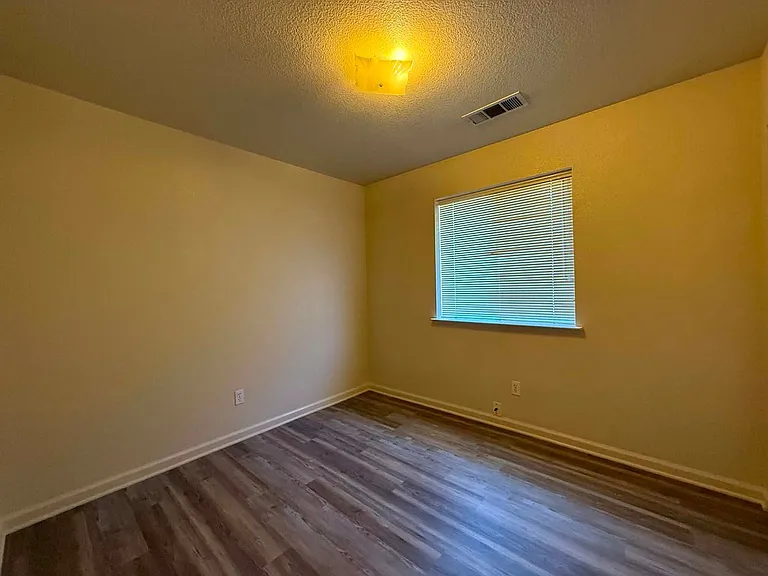 155 Derek Dr — Photo 11