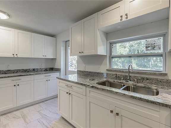 4th image of 2519 W Wilder Ave