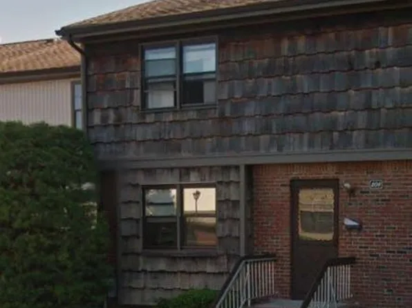 208 Maple Hill Dr, Woodbridge, NJ 07095