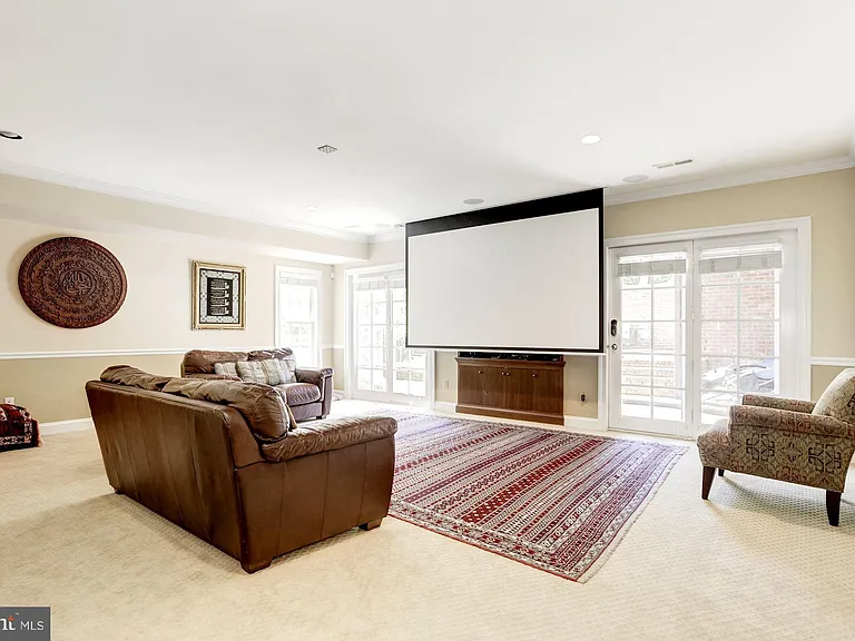 9909 Avenel Farm Dr — Photo 22