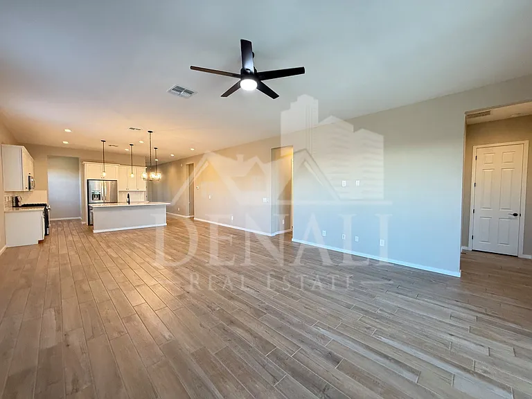 4443 N 201st Ave — Photo 7