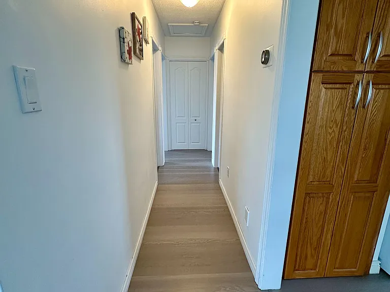 16 Rowanwood Ave — Photo 10