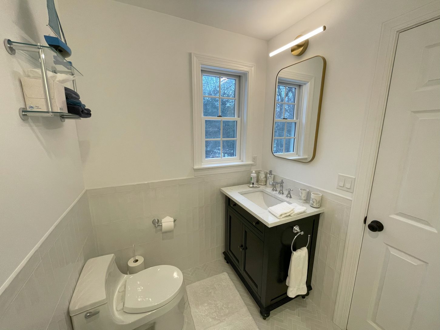  Ensuite bathroom