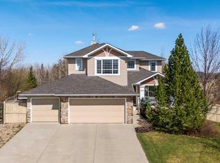 147 SW Hawkmere Vw, Chestermere, AB T1X 1T8