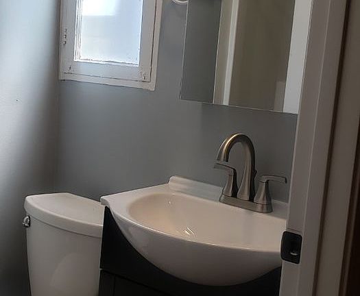 5th image of 1901 W 1st Ave APT D