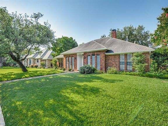 2nd image of 1804 Drew Ln