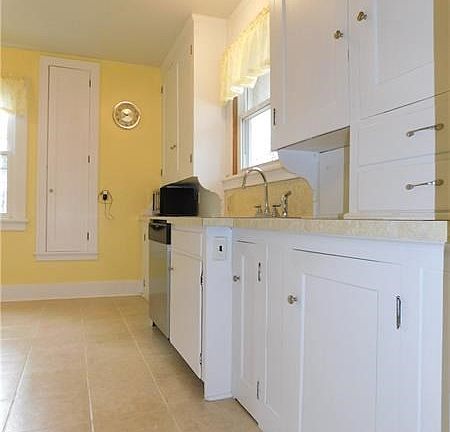5th image of 9 Shady Ave