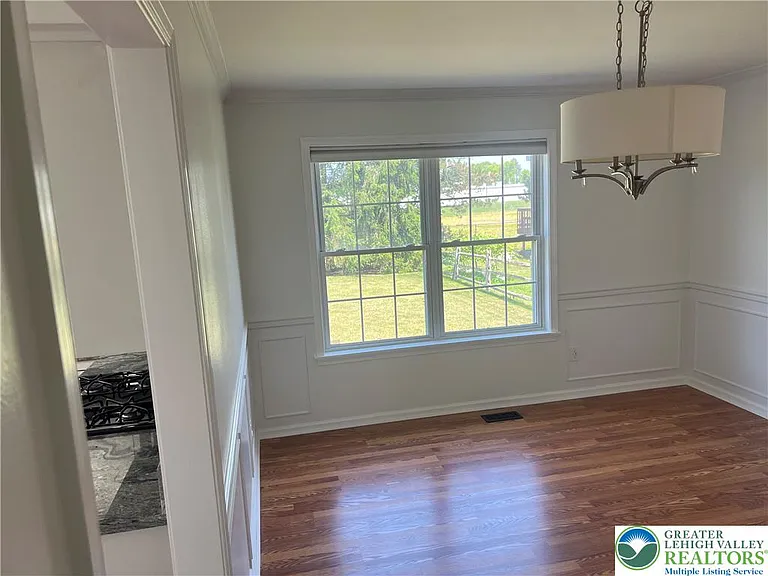 2593 Halleck Dr — Photo 14