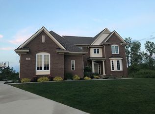 739 Dennison Ct, Oakland, MI 48363