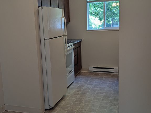 2nd image of 12130-12150 SW Gingham Ln