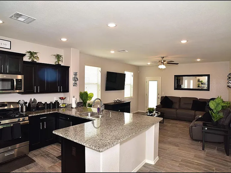 1016 Seahawk Pl — Photo 24
