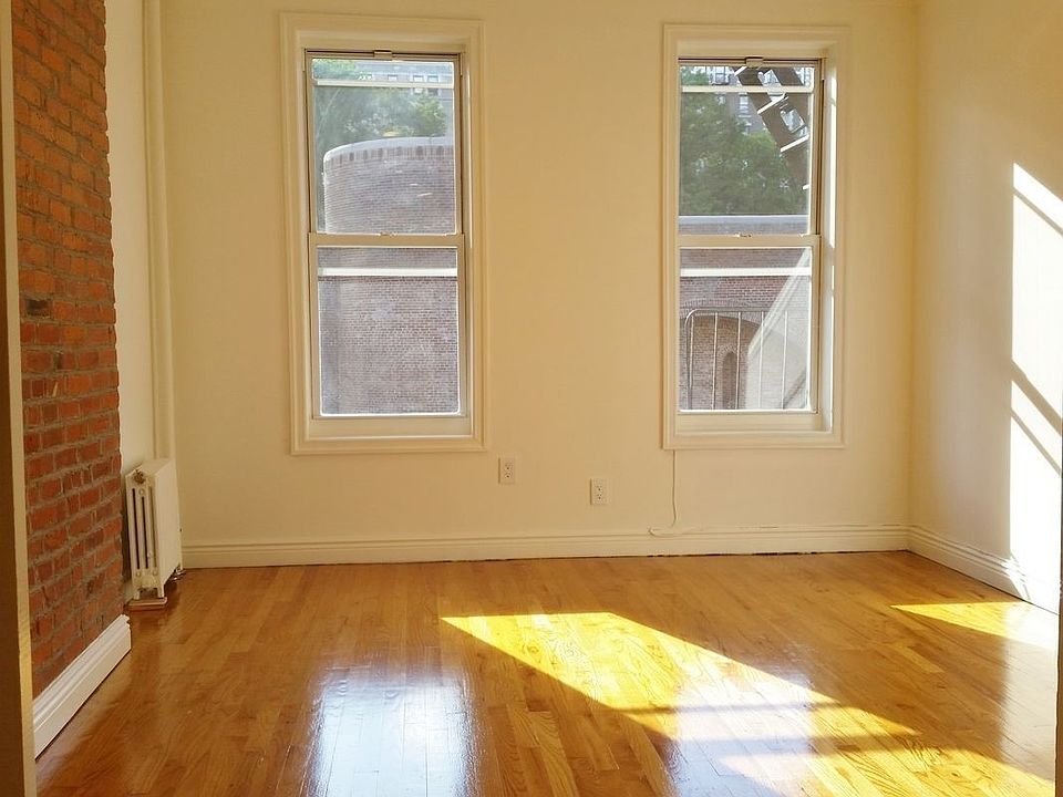 2nd image of 84 Bradhurst Ave #Xfl3