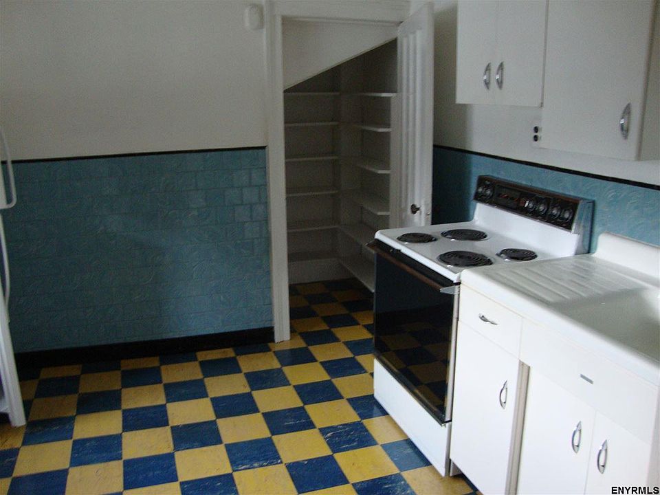 2nd image of 15 Clark St