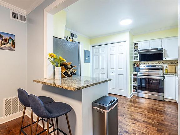 3rd image of 6520 Roswell Rd Unit 73