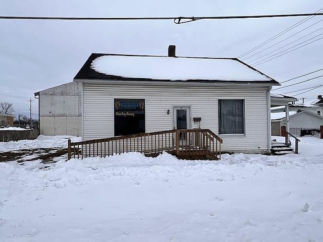 1st image of 121 E 10th St