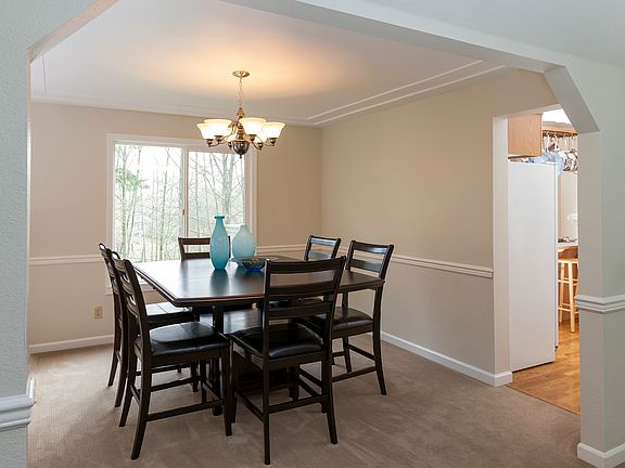 4th image of 5445 Diamond Pl NE
