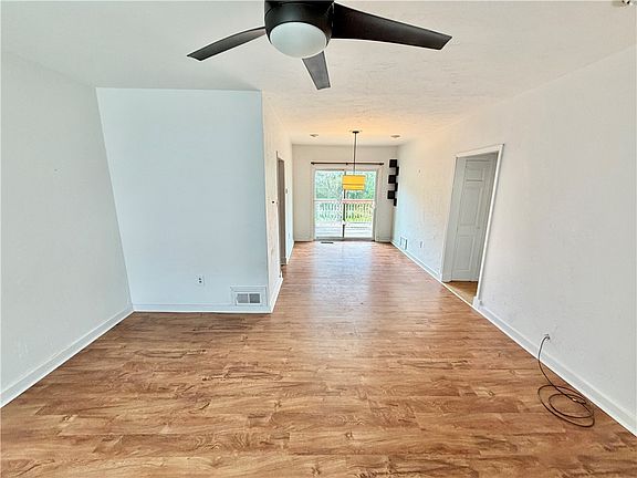 3rd image of 103 Delaware Ave