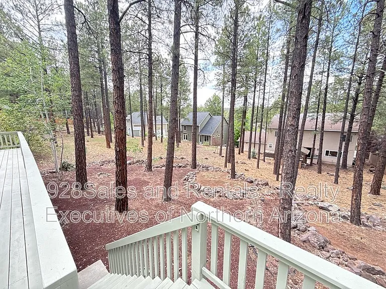 1808 W University Ave — Photo 18
