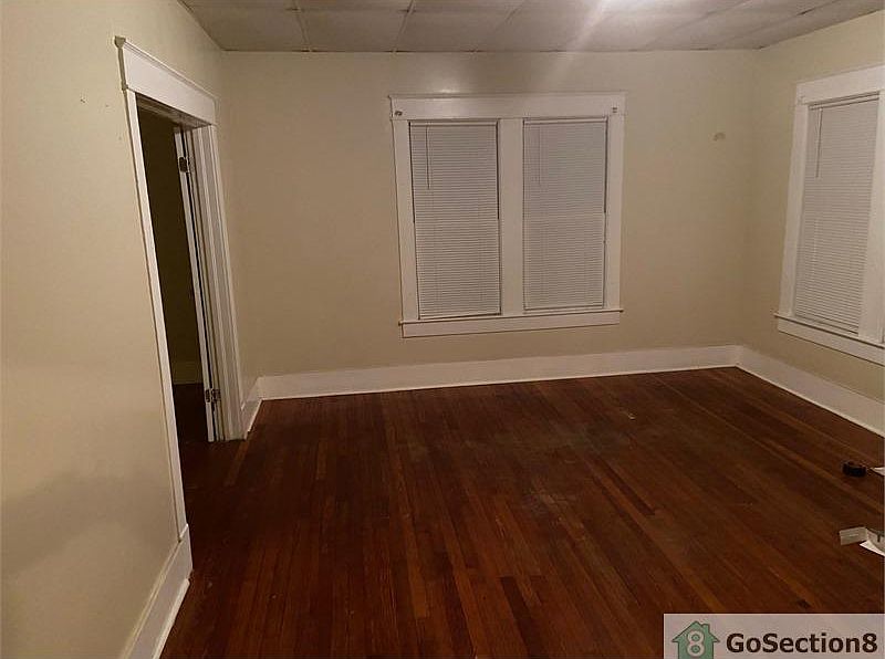 2nd image of 302 Morgan St