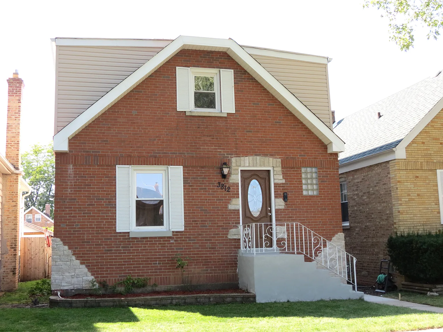 3812 N Oconto Ave photo 1